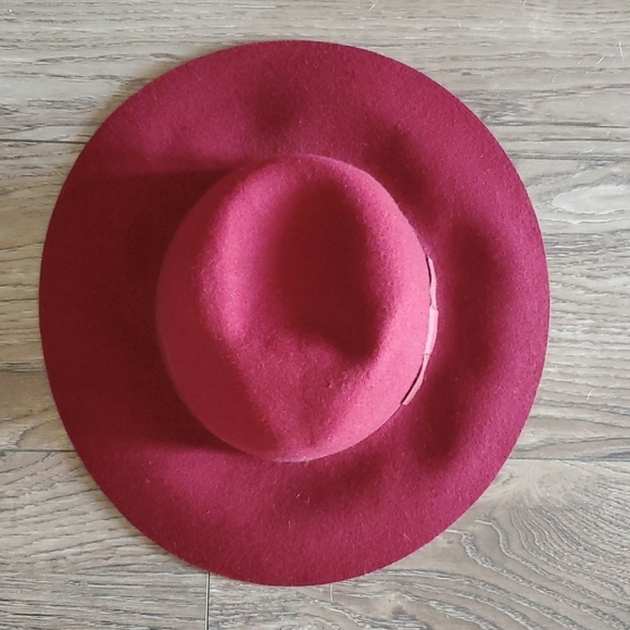 Kendall & Kylie hat - Picture 3 of 5